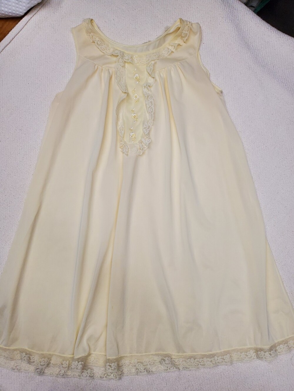 Shadowline Vintage Nylon Nightgown Butter Yellow Lace Trim Small Vtg